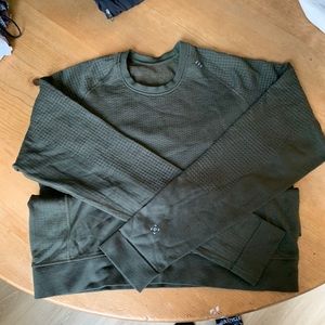 Lululemon men’s crewneck sweatshirt